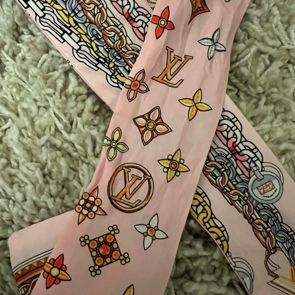 Silk Twilly scarf